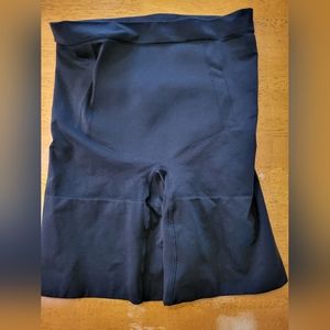 SPANX SHAPEWEAR SZ LG BLACK EXCELLENT CONDITION